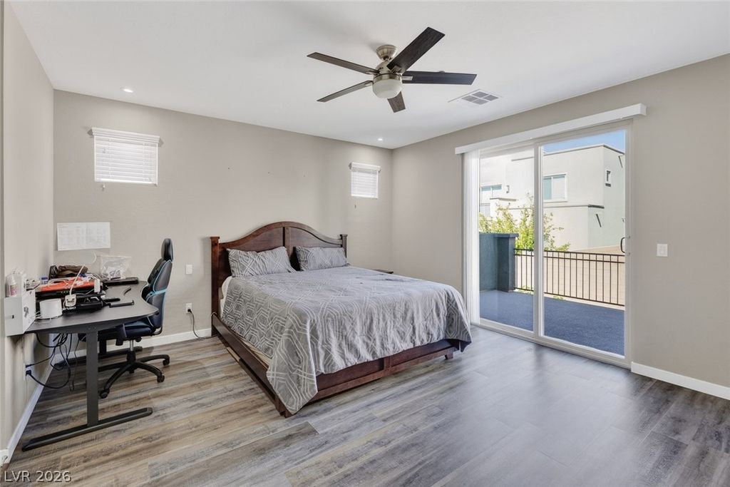 Image 25 of property listing at 782 Glistening Light Court, Henderson, NV 89052