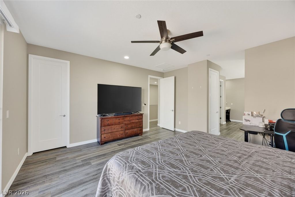 Image 26 of property listing at 782 Glistening Light Court, Henderson, NV 89052