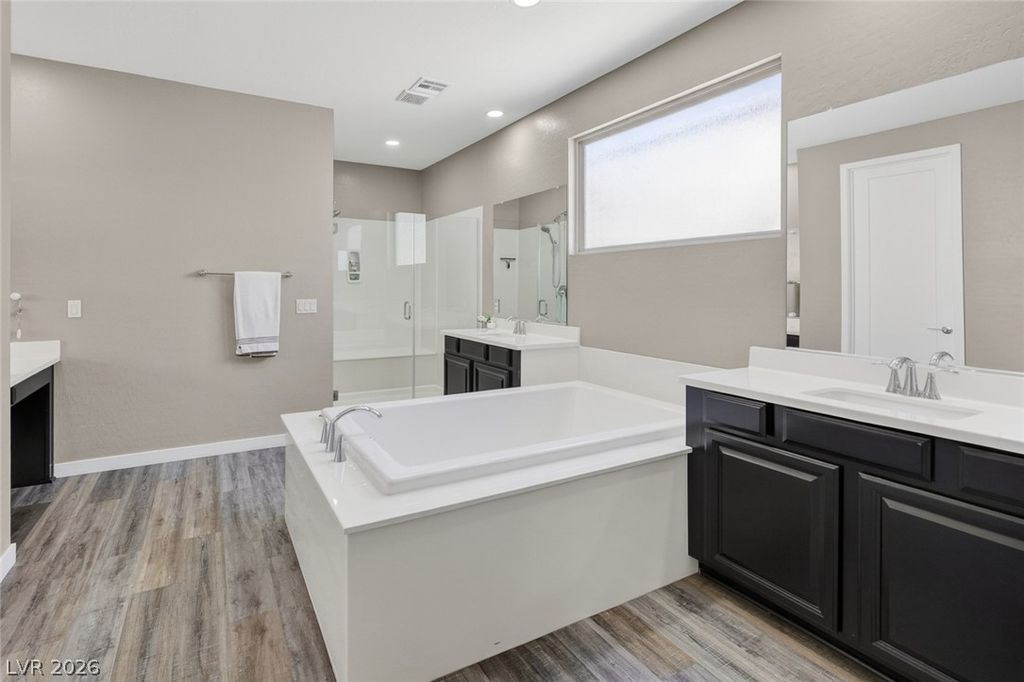 Image 27 of property listing at 782 Glistening Light Court, Henderson, NV 89052