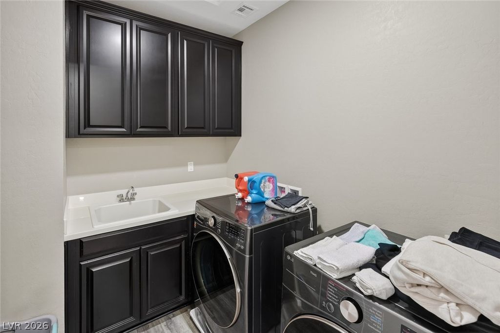 Image 40 of property listing at 782 Glistening Light Court, Henderson, NV 89052