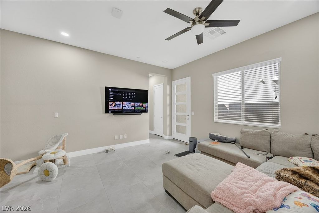 Image 42 of property listing at 782 Glistening Light Court, Henderson, NV 89052