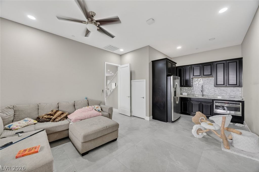 Image 43 of property listing at 782 Glistening Light Court, Henderson, NV 89052
