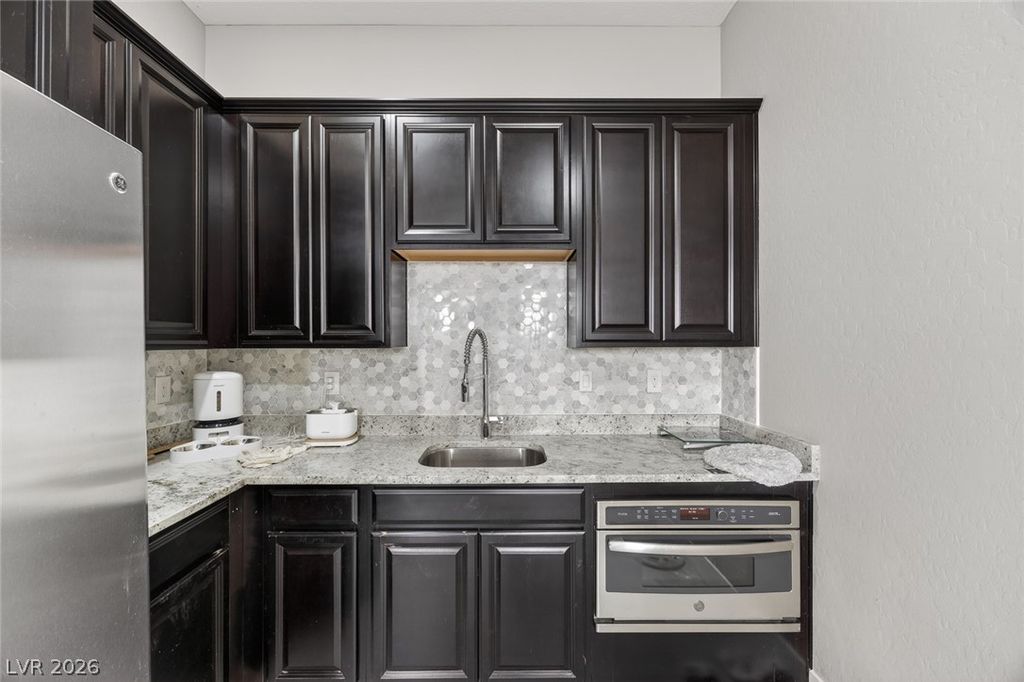 Image 44 of property listing at 782 Glistening Light Court, Henderson, NV 89052