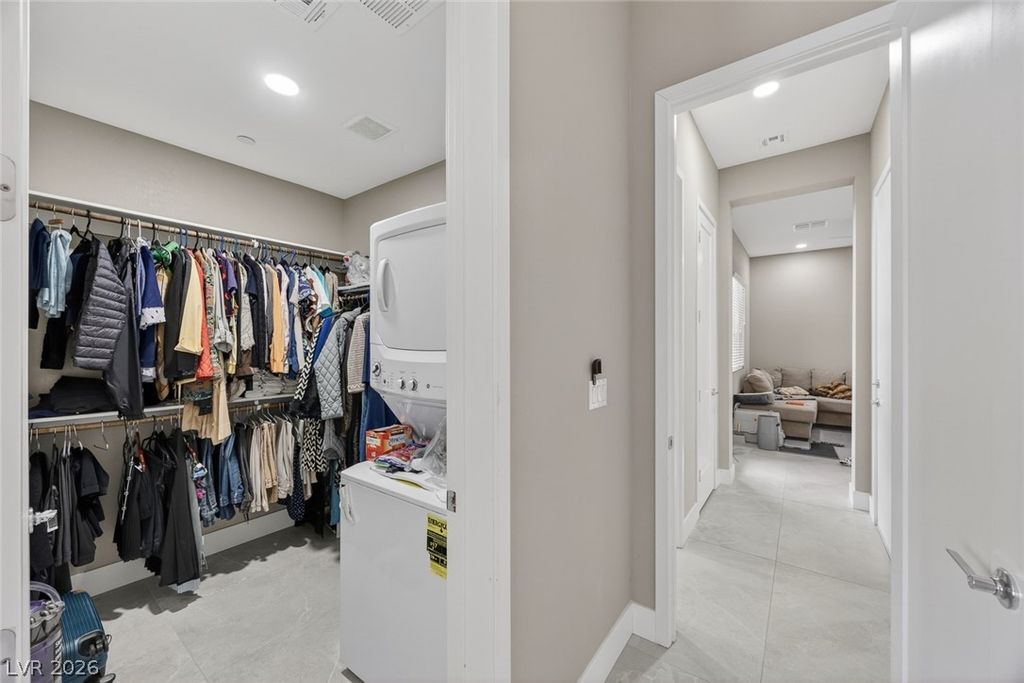 Image 48 of property listing at 782 Glistening Light Court, Henderson, NV 89052