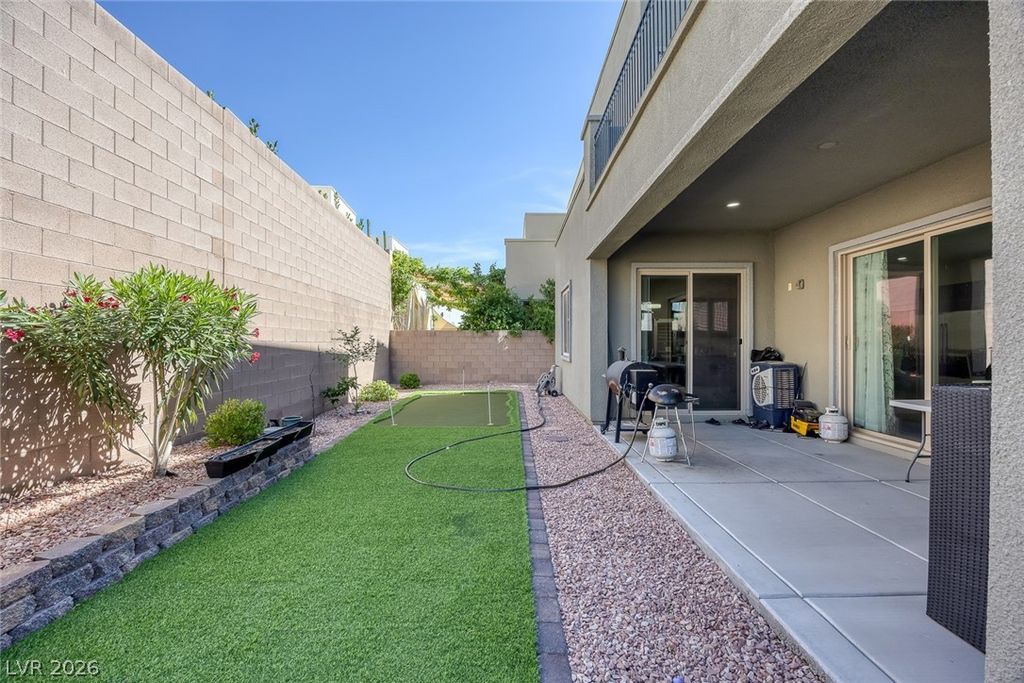 Image 49 of property listing at 782 Glistening Light Court, Henderson, NV 89052