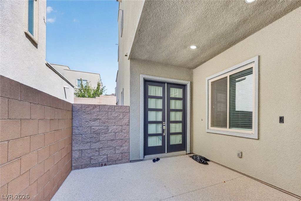Image 5 of property listing at 782 Glistening Light Court, Henderson, NV 89052