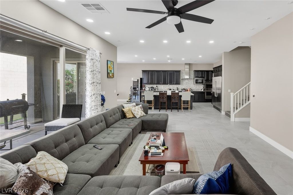 Image 7 of property listing at 782 Glistening Light Court, Henderson, NV 89052