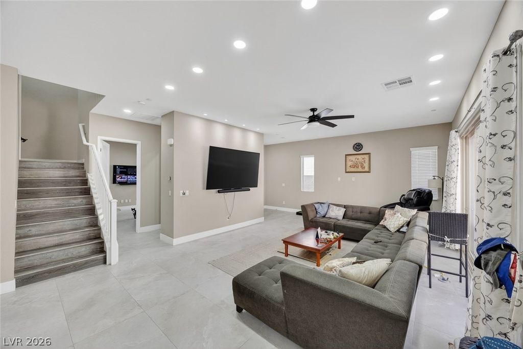 Image 8 of property listing at 782 Glistening Light Court, Henderson, NV 89052