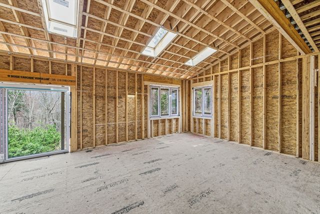 135 Nobscot Drive, Framingham, MA 01701