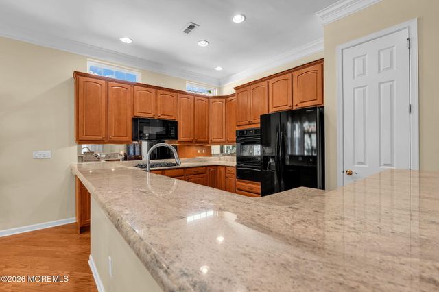 13 Northshire Court, Freehold, NJ 07728