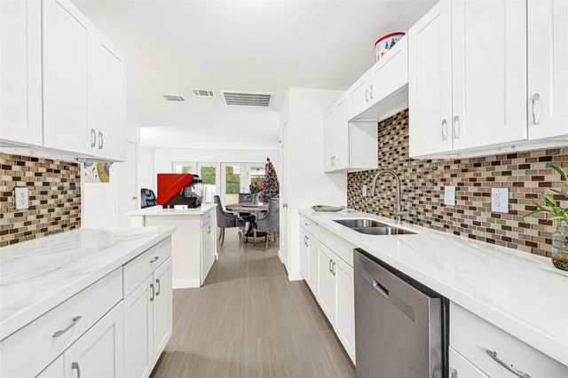 2025 Winrock Boulevard 165, Houston, TX 77057