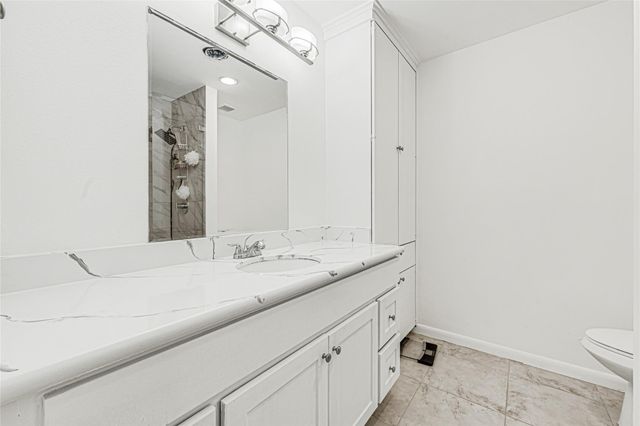 2025 Winrock Boulevard 165, Houston, TX 77057