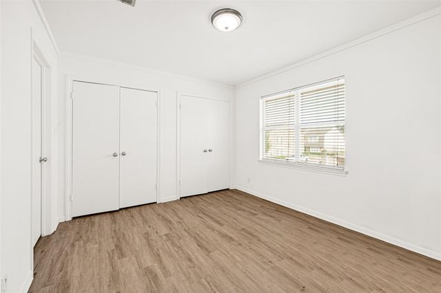 2025 Winrock Boulevard 165, Houston, TX 77057