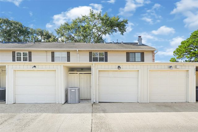 2025 Winrock Boulevard 165, Houston, TX 77057