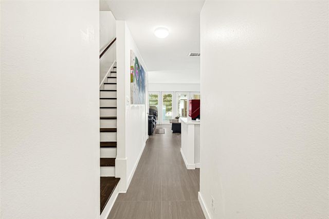 2025 Winrock Boulevard 165, Houston, TX 77057