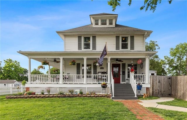 601 NE Douglas Street, Lee's Summit, MO 64063
