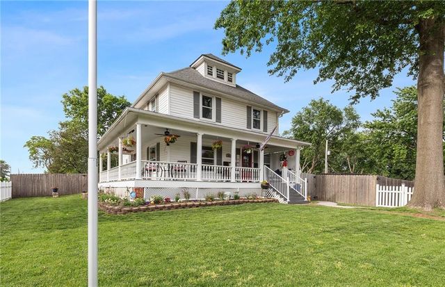 601 NE Douglas Street, Lee's Summit, MO 64063