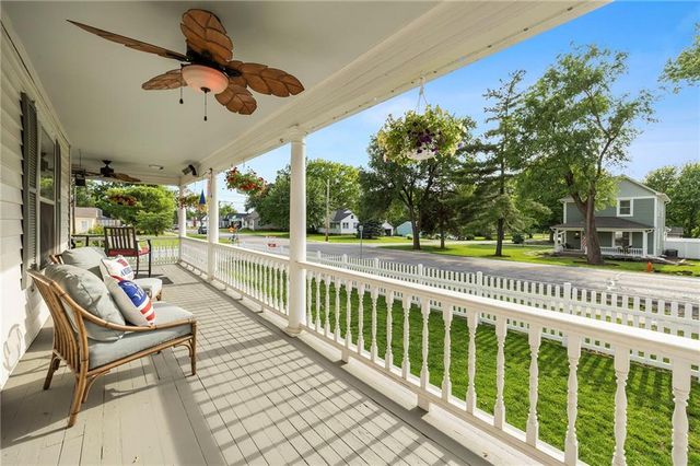 601 NE Douglas Street, Lee's Summit, MO 64063