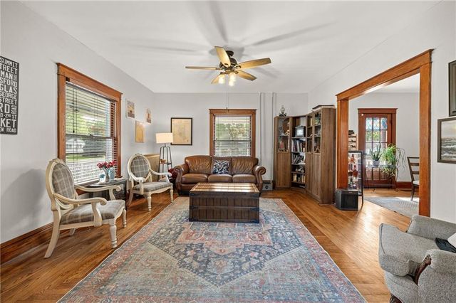 601 NE Douglas Street, Lee's Summit, MO 64063