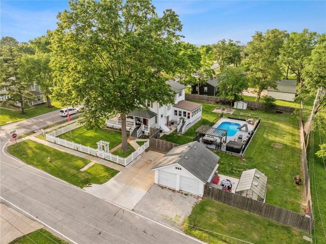 601 NE Douglas Street, Lee's Summit, MO 64063