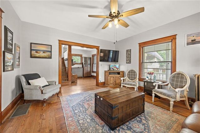 601 NE Douglas Street, Lee's Summit, MO 64063