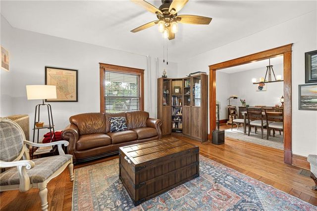 601 NE Douglas Street, Lee's Summit, MO 64063