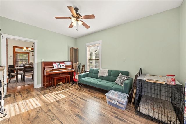 601 NE Douglas Street, Lee's Summit, MO 64063