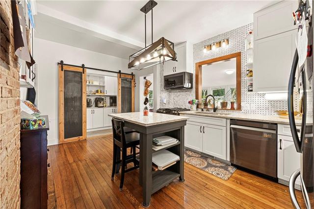 601 NE Douglas Street, Lee's Summit, MO 64063