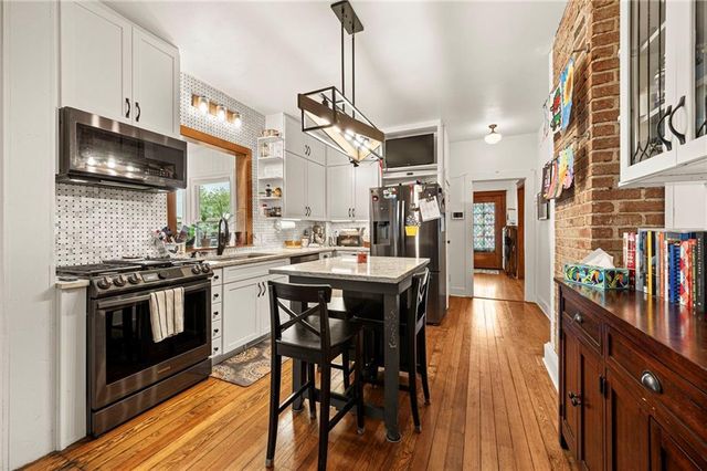 601 NE Douglas Street, Lee's Summit, MO 64063