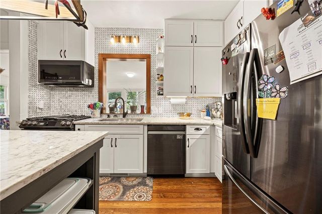 601 NE Douglas Street, Lee's Summit, MO 64063