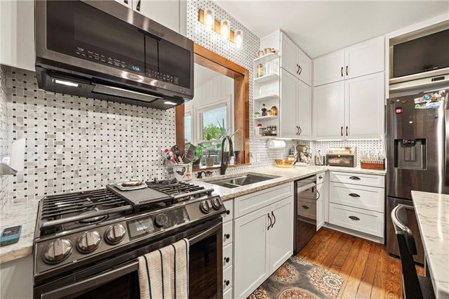 601 NE Douglas Street, Lee's Summit, MO 64063