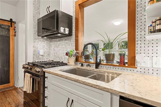 601 NE Douglas Street, Lee's Summit, MO 64063