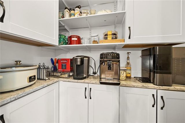 601 NE Douglas Street, Lee's Summit, MO 64063