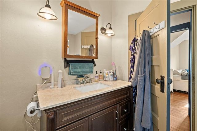 601 NE Douglas Street, Lee's Summit, MO 64063