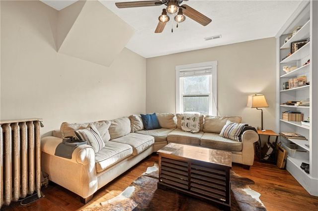 601 NE Douglas Street, Lee's Summit, MO 64063