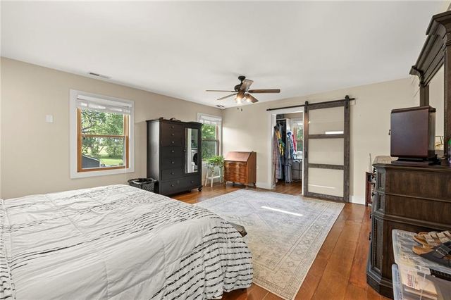 601 NE Douglas Street, Lee's Summit, MO 64063