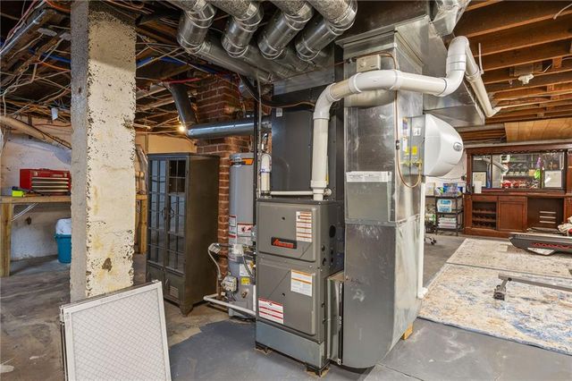 601 NE Douglas Street, Lee's Summit, MO 64063