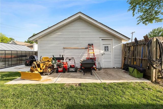 601 NE Douglas Street, Lee's Summit, MO 64063
