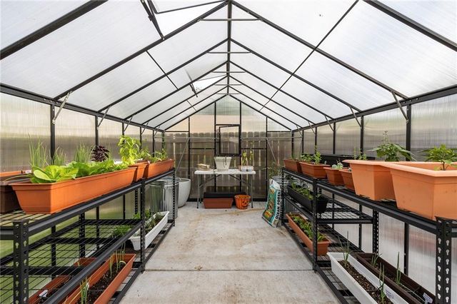 601 NE Douglas Street, Lee's Summit, MO 64063