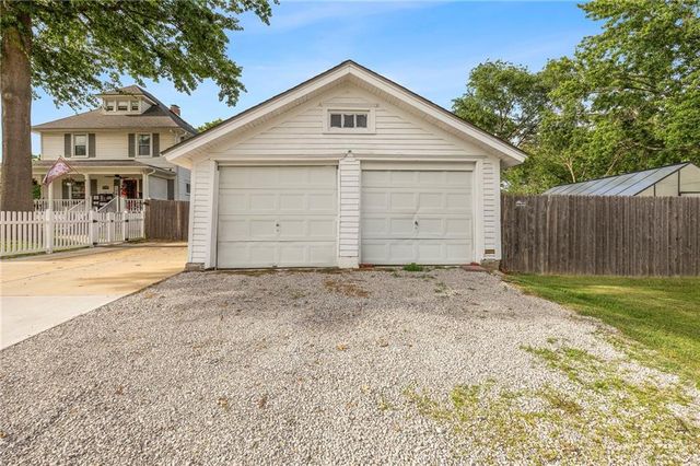 601 NE Douglas Street, Lee's Summit, MO 64063