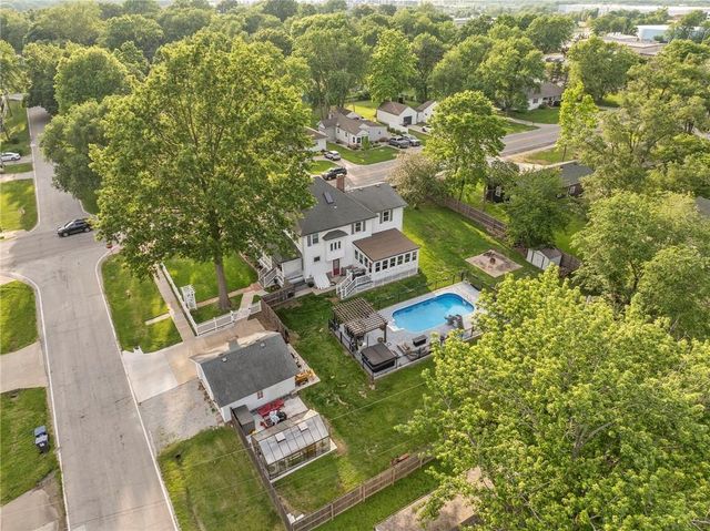 601 NE Douglas Street, Lee's Summit, MO 64063