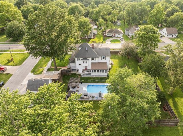 601 NE Douglas Street, Lee's Summit, MO 64063