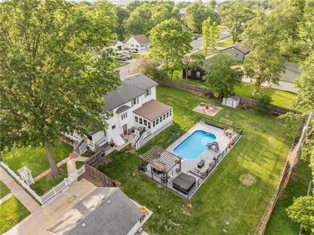 601 NE Douglas Street, Lee's Summit, MO 64063