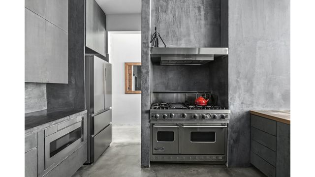 448 W 37th St Apt 9G, New York City, NY 10018