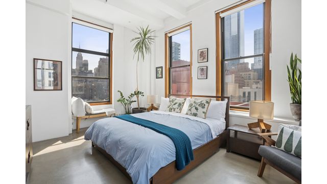 448 W 37th St Apt 9G, New York City, NY 10018