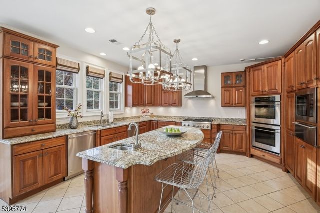 8 Arbor Rd, North Caldwell Boro, NJ 07006