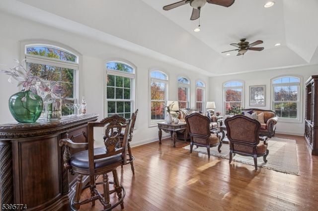 8 Arbor Rd, North Caldwell Boro, NJ 07006