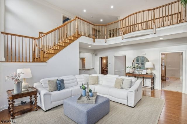 8 Arbor Rd, North Caldwell Boro, NJ 07006