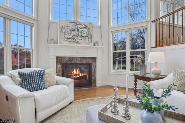 8 Arbor Rd, North Caldwell Boro, NJ 07006