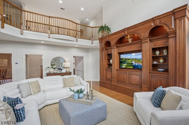 8 Arbor Rd, North Caldwell Boro, NJ 07006